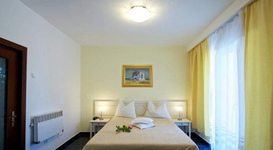Hotel Central Mamaia Bagian luar foto