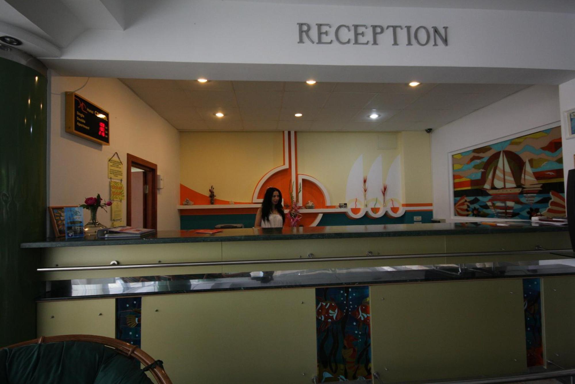 Hotel Central Mamaia Bagian luar foto