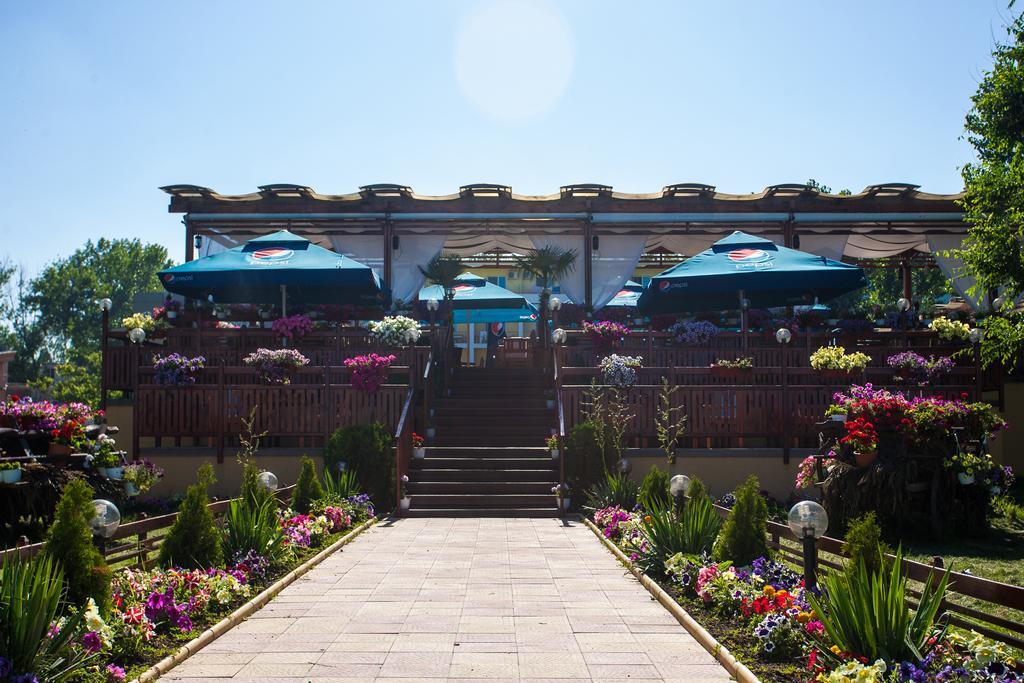 Hotel Central Mamaia Bagian luar foto