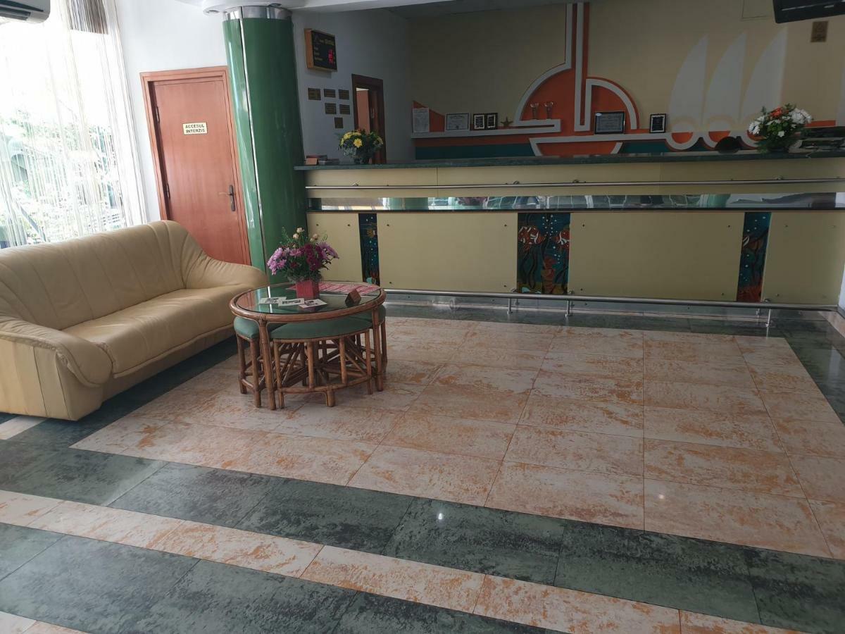 Hotel Central Mamaia Bagian luar foto